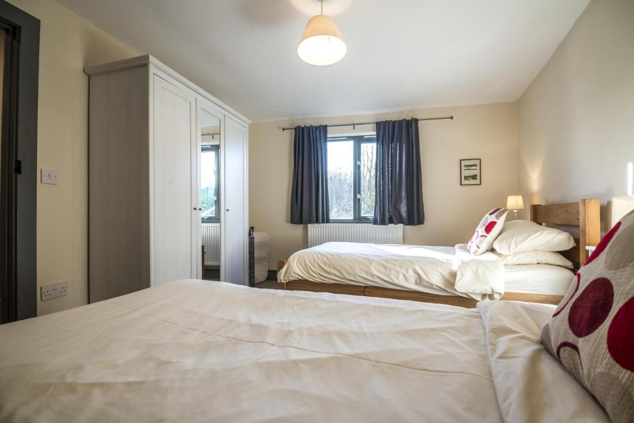 Rock Cottage - 3 Bedroom Holiday Home - Fishguard Exterior photo
